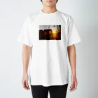 _ainalaend_の夕暮れ時間は赤ーい Regular Fit T-Shirt