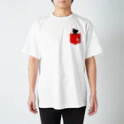 にこねこ【保護猫の保育園】のポポちゃんポケット風Tシャツ（赤色） Regular Fit T-Shirt
