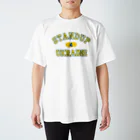 サトオのstandup4ukraine黄色カレッジロゴ風 Regular Fit T-Shirt