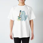 atonoatoのギターを見せる猫 Regular Fit T-Shirt