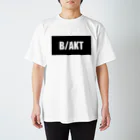 B/AKTのB/AKT　白文字黒背景ロゴ Regular Fit T-Shirt