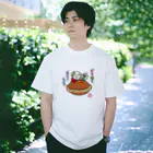 旅猫王子れぉにゃん👑😼公式(©️レイラゆーし。©️ Layla-246yuusi.)のどら焼き☆れぉにゃんTシャツ Regular Fit T-Shirt