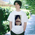 HELLBOYKabaの街歩けない Regular Fit T-Shirt