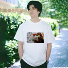 レオ様の上目遣いレオ様 Regular Fit T-Shirt