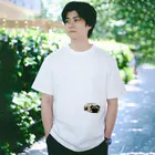 パグ PUG ぱぐ  OHMAI GALLERYのPUG-パグ-ぱぐ　リアルパグ-2 ワンポイントTシャツ Regular Fit T-Shirt