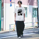 シルシファクトリーの推しのボケに全力で応えるシルさんT（黒文字） Regular Fit T-Shirt