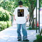 ＠maharamothraのネコの下僕となれ（下地看板あり） Regular Fit T-Shirt