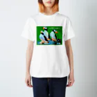 ちょっと黄ばんでるお店のPuffin（パフィン、ニシツノメドリ） Regular Fit T-Shirt