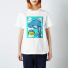 もけまる屋さんのもけまるとサメ Regular Fit T-Shirt