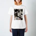 嫌われ飼い主のおおあくび Regular Fit T-Shirt