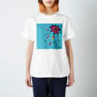 ジャイアントパンダのお花も大好き Regular Fit T-Shirt