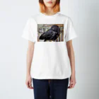 パート主婦しずかのオリジナルイラストグッズのカラスのハッピー Regular Fit T-Shirt