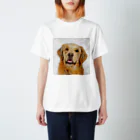 【CPPAS】Custom Pet Portrait Art Studioのゴールデンレトリバー - レンガブロックの背景 Regular Fit T-Shirt