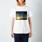 NAKAGAWA Tの江ノ島沖に沈む夕日 スタンダードTシャツ