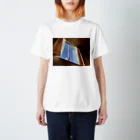 AHIRUpoppoのまどぎわ Regular Fit T-Shirt