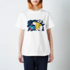 しろくまくんショップのしろくまくん、タコタコ星人の夢を見る Regular Fit T-Shirt