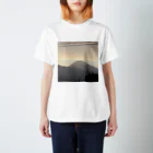 lEYwbsgjlZttATnの富士山 Regular Fit T-Shirt