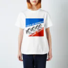 AngelRabbitsの競争する野うさぎたち Regular Fit T-Shirt