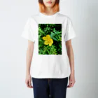 kmrのきいろいはな Regular Fit T-Shirt