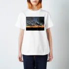 スギノワカバの空（雲多め） Regular Fit T-Shirt