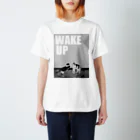 へるのWAKE UP Regular Fit T-Shirt