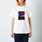 Yochan_zzzの幻想的な青い花 Regular Fit T-Shirt