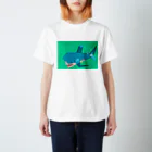 ハナキズノアカザルの抽象サメ スタンダードTシャツ