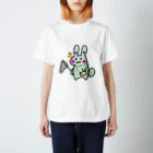 anko_koshianのお花ウサギ🌼🐰ライトグリーン Regular Fit T-Shirt