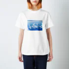 Cafe Lounge & Library pratimākrrm cĥā -ゆるやかな彫刻-のゆるやかな雲 Regular Fit T-Shirt