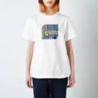 イソ(ベ)マスヲのカビンとカーテン Regular Fit T-Shirt