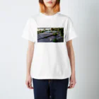 rabbit-islandの海を眺めるウサギさん Regular Fit T-Shirt