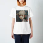 amberの魅力溢れる白いおんなの子 Regular Fit T-Shirt