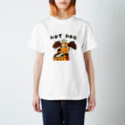 kazu_gのホットドッグを食べる犬(淡色用) Regular Fit T-Shirt