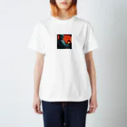 umakoiの夕焼け空を三角座りで眺める石の巨人 Regular Fit T-Shirt