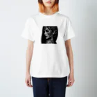 新ーARATAのモノクロのタトュー美女 Regular Fit T-Shirt