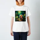 animalsのジャングルで怯えるハムスター Regular Fit T-Shirt