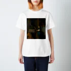 世界美術商店のヴァージナルの前に座る女 / Lady Seated at a Virginal Regular Fit T-Shirt