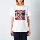 AIdependerの桜と白鳥 Regular Fit T-Shirt