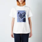 Suzuki Satomi の白銀の世界に吠える(縦) Regular Fit T-Shirt