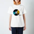 AI-factoryのレトロなレコードショップのロゴ Regular Fit T-Shirt