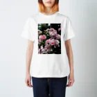 galah_addの三菱一号美術館の薔薇 Regular Fit T-Shirt