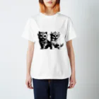 KVM｜kitten ＊ venetian-maskの仮面のロシアンブルーとチンチラペルシャ (透過/咆哮/ノアールver) Regular Fit T-Shirt