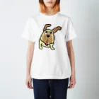 パペットピットの風なびく犬 スタンダードTシャツ