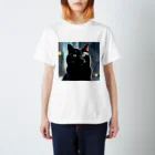 mknの貫禄のあるくろ猫 Regular Fit T-Shirt