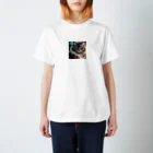 Koiwamiyaの青き目のメインクーン Regular Fit T-Shirt