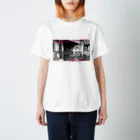 daikoＳhopのバス停前の台子 Regular Fit T-Shirt