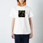 ゴリラをもっと身近に、もっとスタイリッシュに。のその視線、ゴリラ級のインパクト。 Regular Fit T-Shirt
