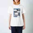 ぴゅるりんこよしだ。のがくのなかの世界　くもり Regular Fit T-Shirt