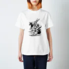 CABINWONDERLANDの時計うさぎ Regular Fit T-Shirt