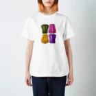 オハデザイン（大橋正の作品）の4色ピーマン Regular Fit T-Shirt